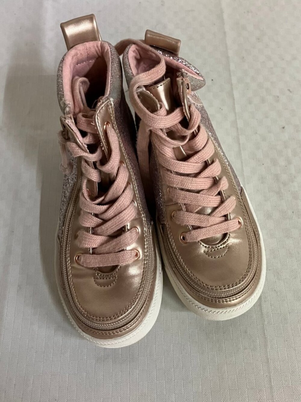 Billy Footwear Classic Lace High Top Sneakers Kid's Size 1M Rose Gold Lace-Up